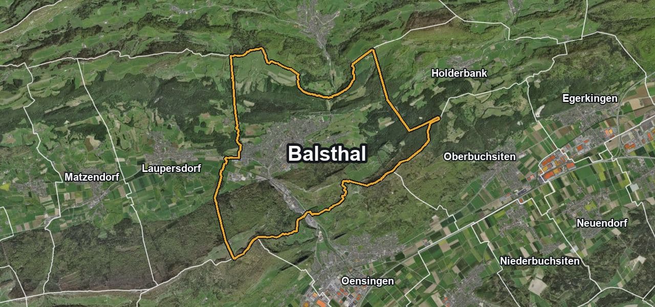 Luftbild von Balsthal mit Gemeindegrenze, Nachbargemeinden und Solareignung der Dächer