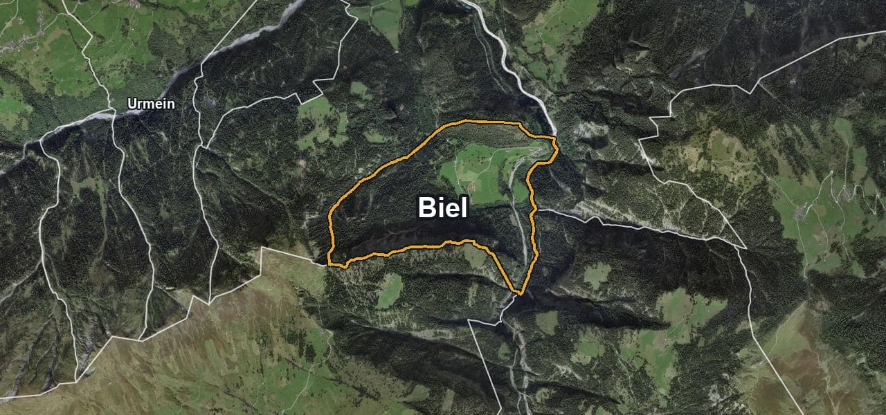 Luftbild von Biel mit Gemeindegrenze, Nachbargemeinden und Solareignung der Dächer