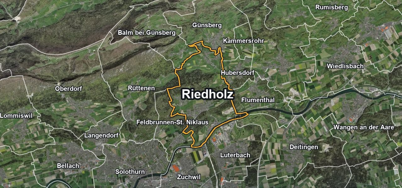 Luftbild von Riedholz mit Gemeindegrenze, Nachbargemeinden und Solareignung der Dächer