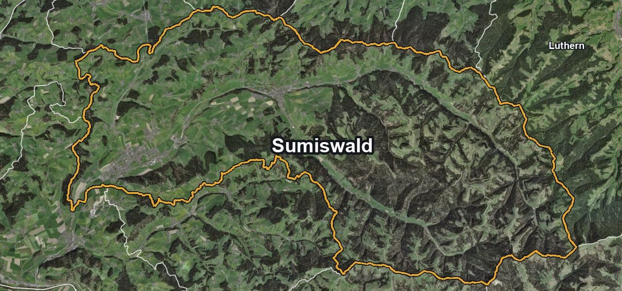 Luftbild von Sumiswald mit Gemeindegrenze, Nachbargemeinden und Solareignung der Dächer