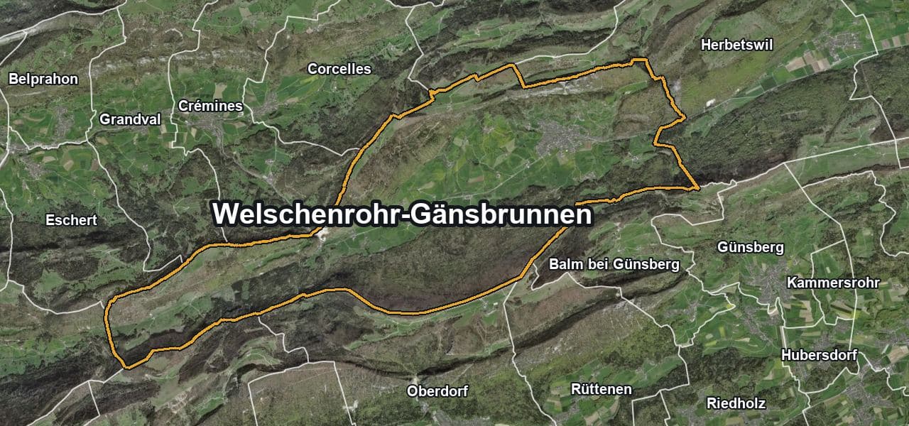 Luftbild von Welschenrohr-Gänsbrunnen mit Gemeindegrenze, Nachbargemeinden und Solareignung der Dächer