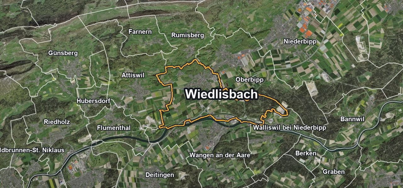 Luftbild von Wiedlisbach mit Gemeindegrenze, Nachbargemeinden und Solareignung der Dächer